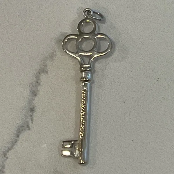 Authentic Tiffany sterling silver vintage key pendant - Image 2