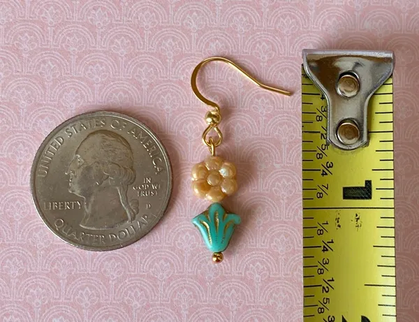 Handmade quality flower Czech glass beads unique fairy simple chic dangle earrings💐💚 - Image 6