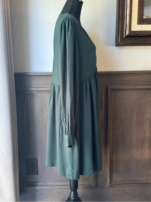 Knox Rose Women's Boho V-Neck Long Sleeve Dress in Forest Green large - Image 5