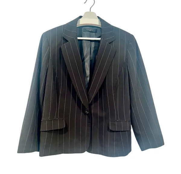 Kenneth Cole Women’s 2pc Striped Suit Black Business Casual Corpcore XL - Image 2