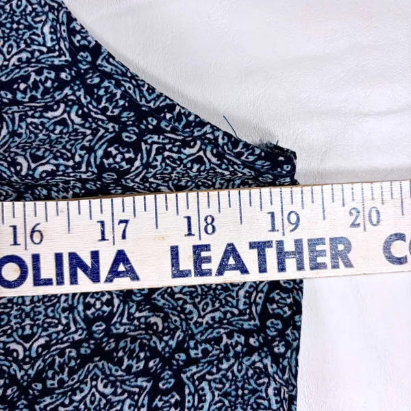 Ava Christine‎ Blue & White Geometric Sleeveless Blouse Split Neck Top Navy M - Image 3
