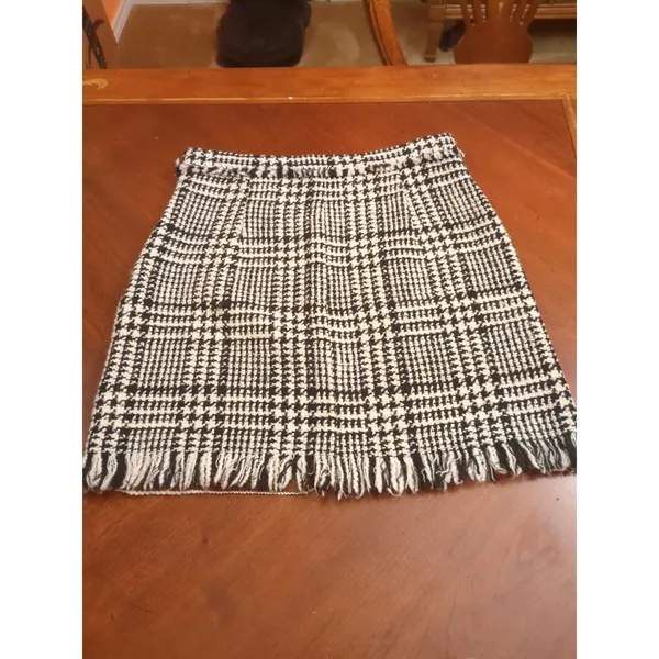 Zara Woman Tweed Mini Skirt S Plaid Houndstooth Black White Size S - Image 9