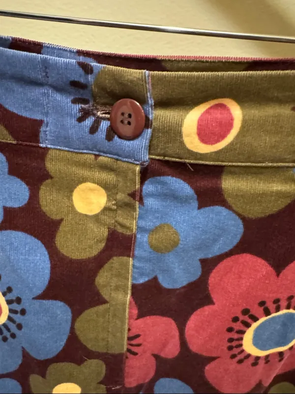 ModCloth x Princess Highway Floral A-Line Mini Skirt in Burgundy and Blue - Image 2