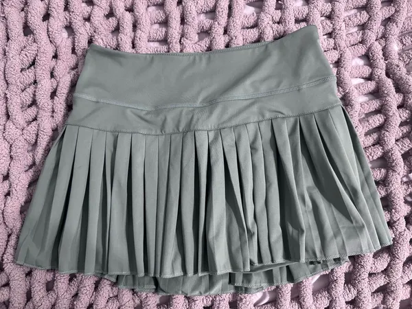 Gold Hinge Skirt Pleated - Image 2
