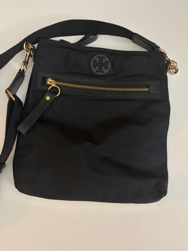 Tory Burch Tilda Nylon Swingpack Black - Image 7