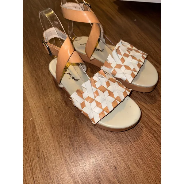 Free People Woven Leather Ankle Strap Platform Sandals Tan White Womens 6 Beach - Image 2