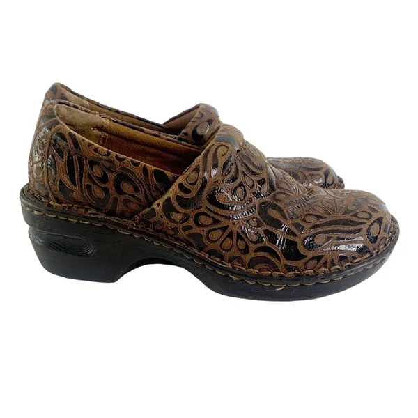 Born BOC Peggy Clogs Women Size 6.5 M Brown‎ Tooled Leather Suede Embossed Shoes - Image 3