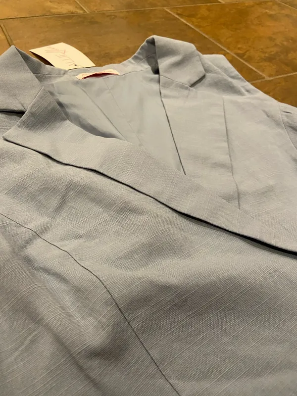 Light Blue Cropped Vest - Image 3