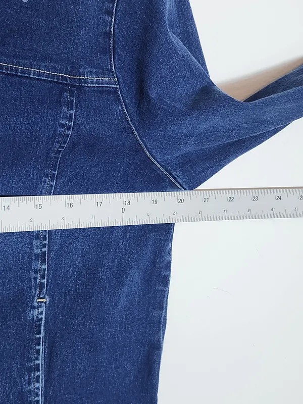 Susan Bristol Womens Cropped Jean Jacket with Raw Edge Trim Size Large - Image 6