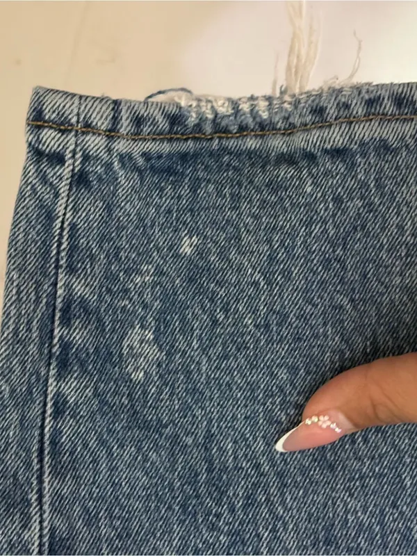Abercrombie & Fitch High Rise Mom Jeans Size 24 / 00S Distressed Raw Hem Cropped - Image 4
