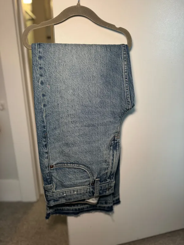 Abercrombie High-Rise Relaxed 90s Jeans - Image 2