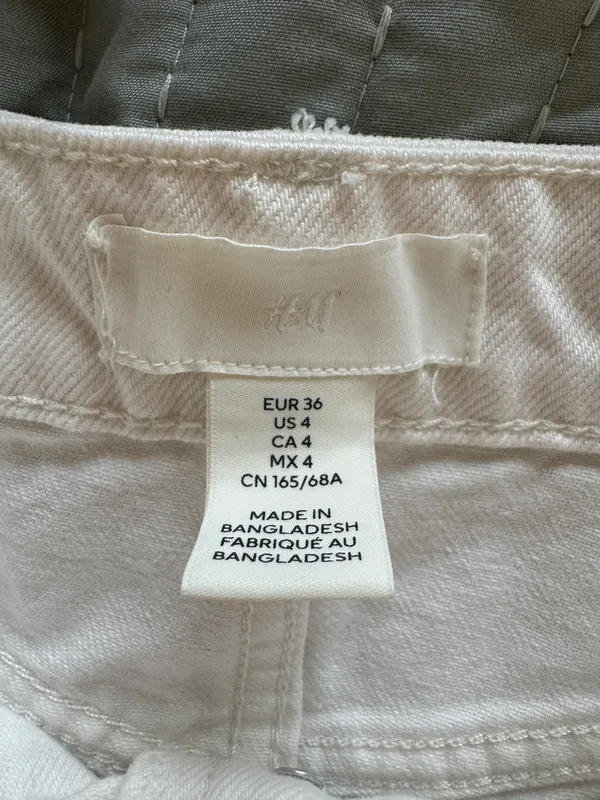 H&M White Jean Shorts - Image 3