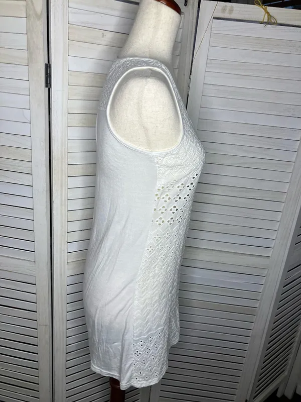 Solitaire Swim White eyelet women’s tank top - Image 2