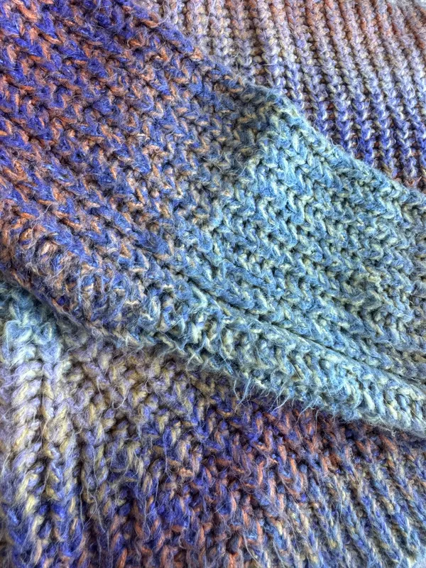 BDG Urban Outfitters Colorful Gradient Cropped Sweater - Image 2