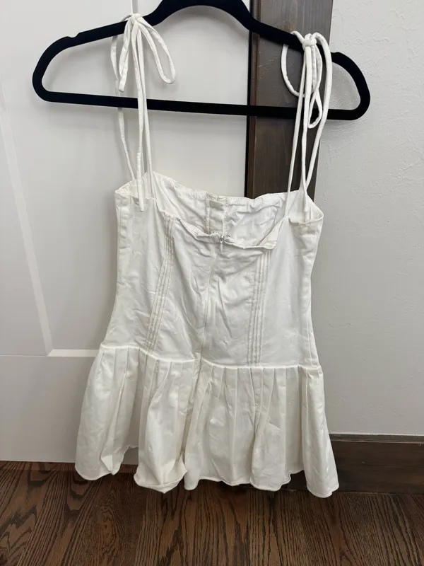 White Edikted mini dress - Image 4