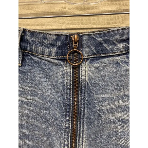 We The Free Full Zip Front Skirt‎ Women Sz 29 Blue Denim Mini Grunge Raw Hem - Image 4