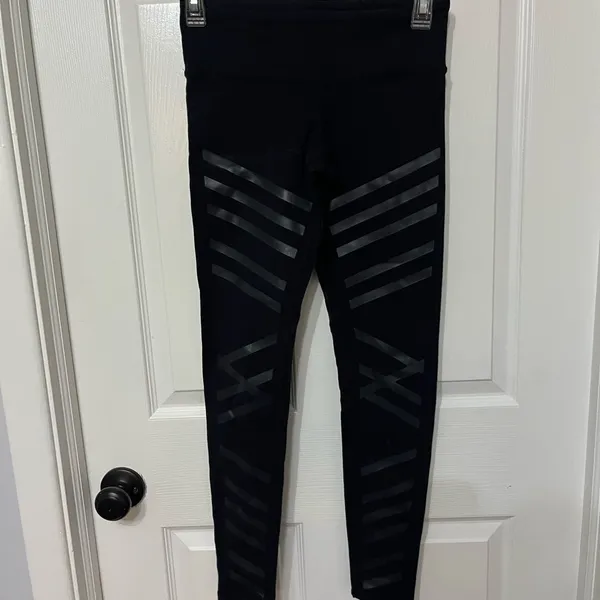 Alo Yoga | Airbrush Lineal Stripe Leggings black‎ size XS - Image 4