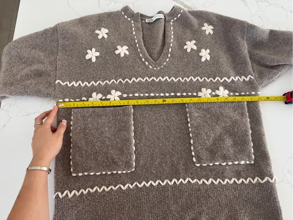 Zara Taupe V-Neck sweater - 77% wool & yak fiber - oversized slouchy style XS/S - Image 6