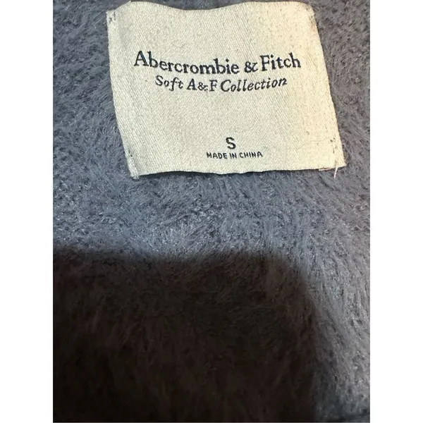 Abercrombie &‎ Fitch Soft Collection Periwinkle blue fuzzy super soft sweater sz - Image 3