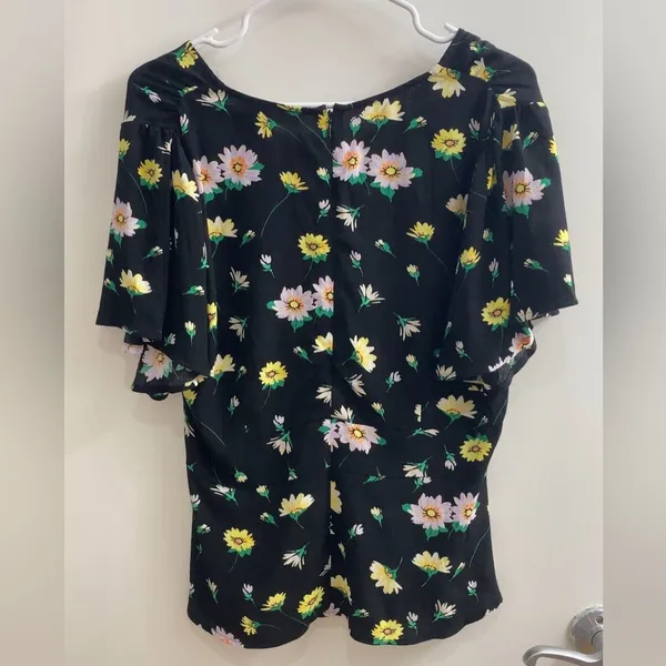 LOFT Black Floral Short Sleeve Blouse Top with Back Zipper Size 8 - Image 2