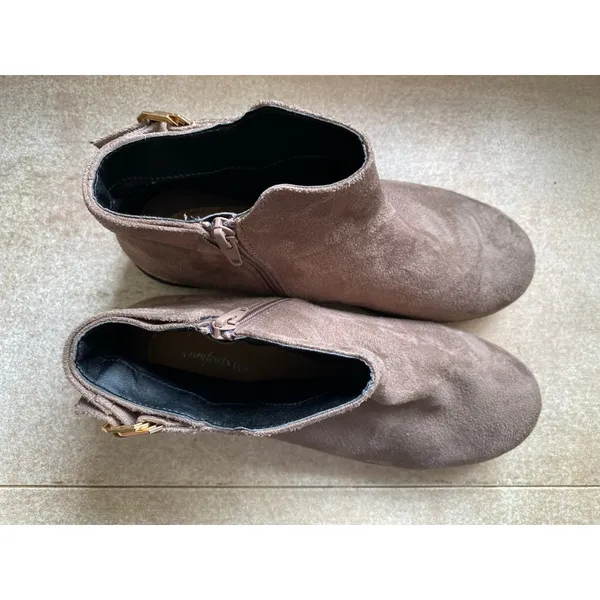 Comfortview Brown Suede‎ Ankle Boots Gold Buckle NYC Streetwear Boho Indie 9 - Image 2