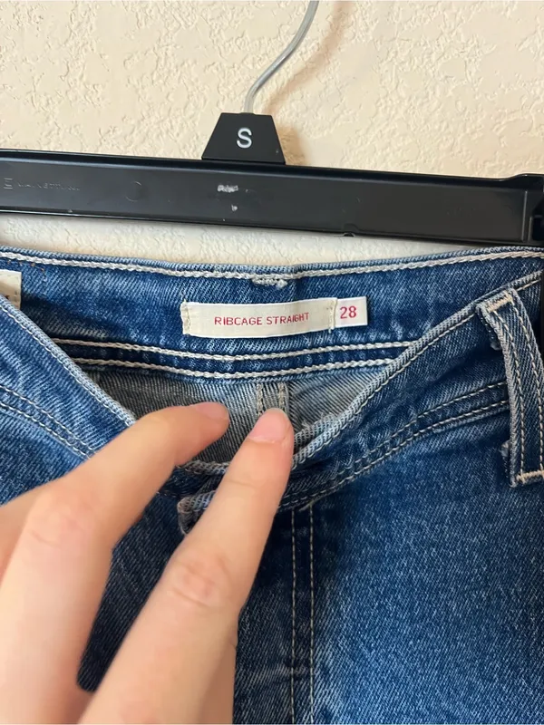 Levi's Cargo Ribcage Straight Jeans - Image 3