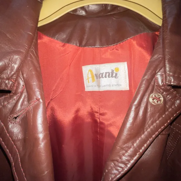 Vintage Avanti Brown Leather Trench Coat from the 1970’s Size Small - Image 5