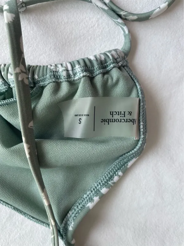 Abercrombie Green Floral Bikini Top - Image 3
