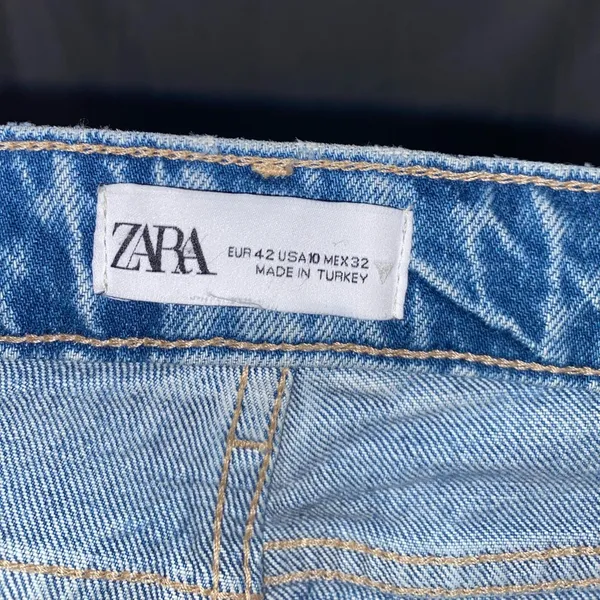 Zara High Waisted Straight Leg Classic Blue Denim Jeans Size 10 Light Wash - Image 6