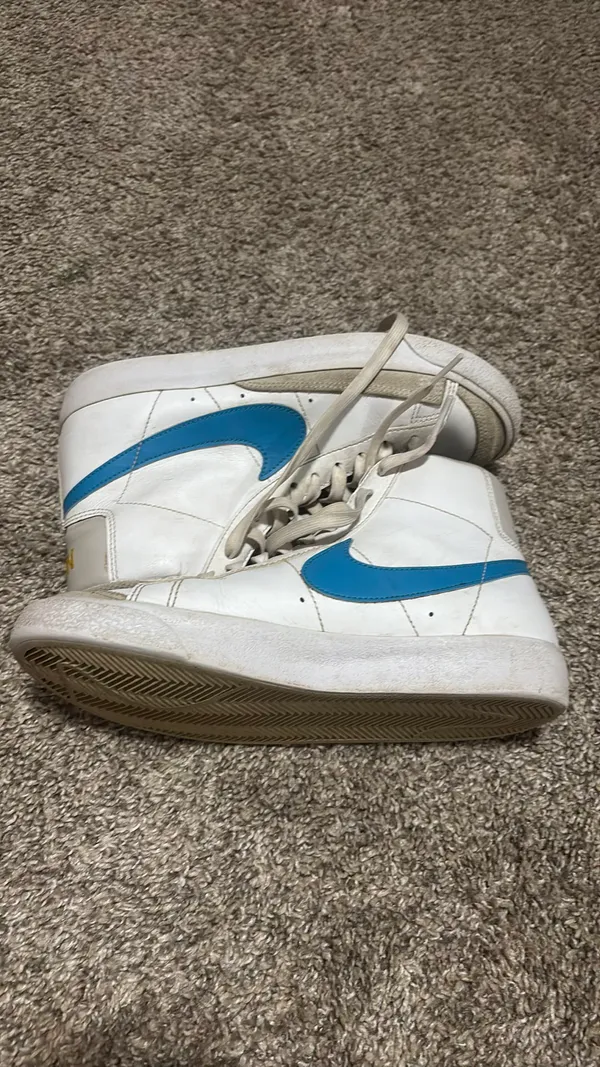 Nike Blazers - Image 4