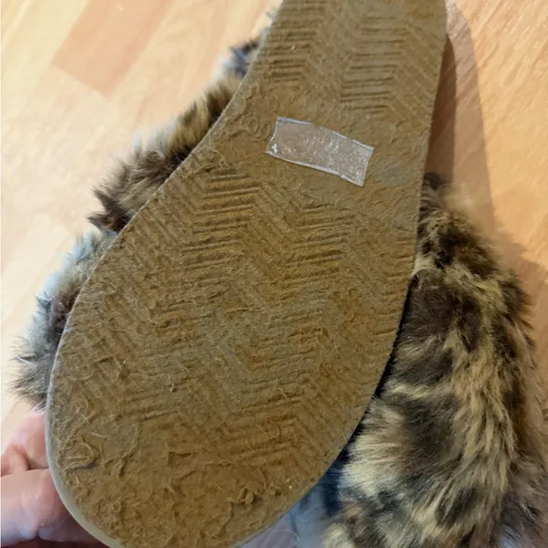 H&M Fuzzy Leopard Print Slippers - Image 4