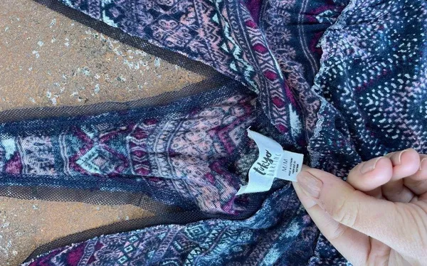 Low cut Flowy tank top 💟 - Image 3