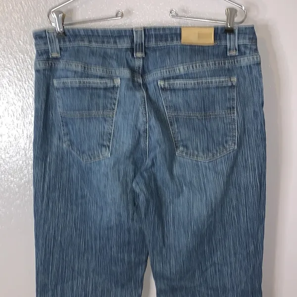 Tommy Hilfiger boyfriend size 8 short jeans - Image 4