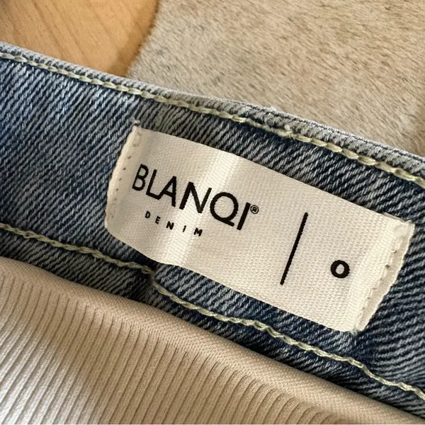 BLANQI Maternity Straight Leg Light Wash Jeans‎ Size 0 - Image 2