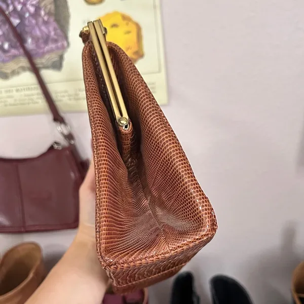 Vintage 50s 60s Bellstone Snakeskin Kisslock Elegant Brown Leather Handbag - Image 4