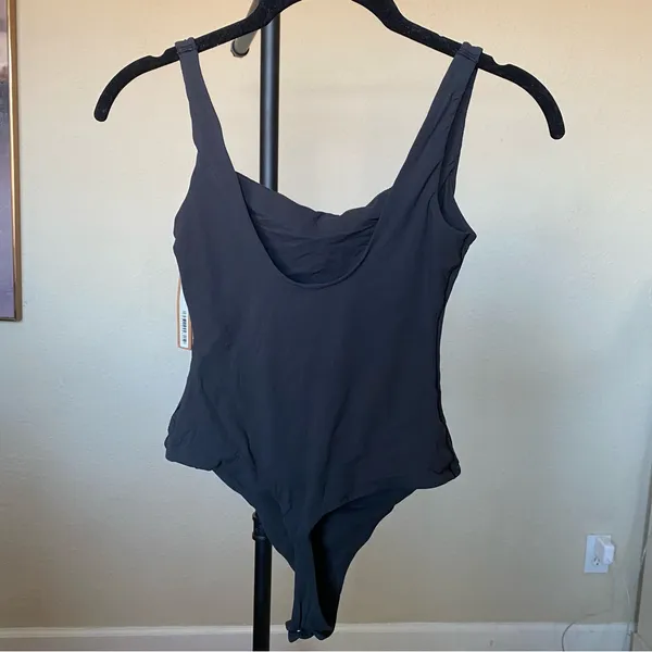 SKIMS Fits everybody square neck bodysuit in Onyx‎ Style BS-SCN-0294 Size XXS - Image 5