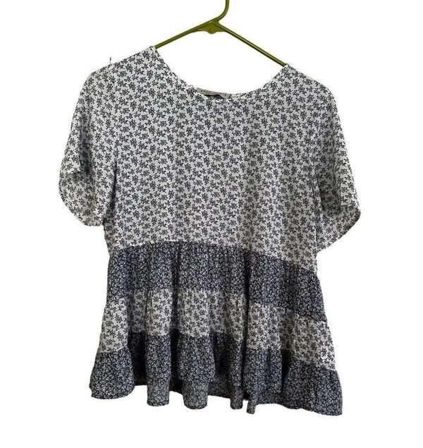 Paper Crane Womens Tiered Floral Top Green boho Blouse Medium M - Image 3