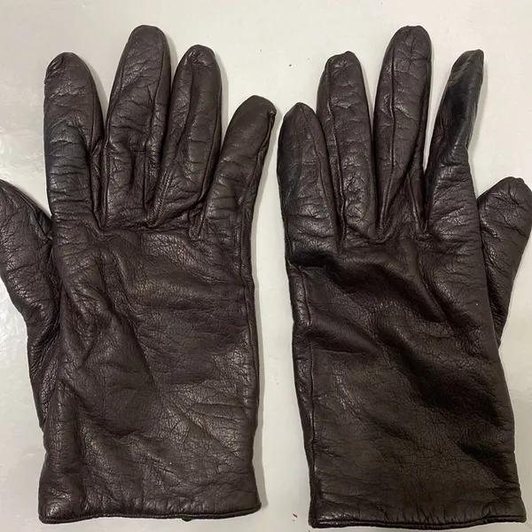 Women’s Dark brown leather gloves with cashmere lining. Size Medium. - Image 2