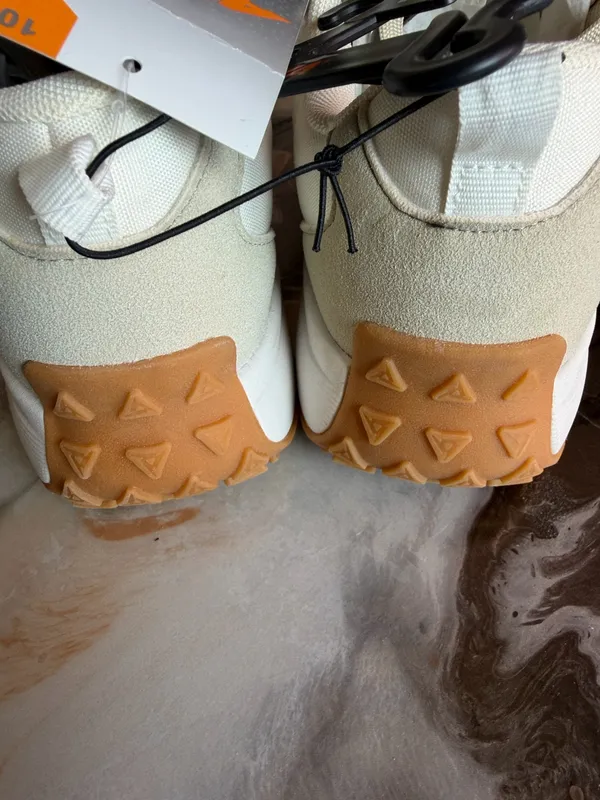Avia Men’s Sneakers Size 10 Beige Cream Gum Sole Casual Athletic Shoes New - Image 4