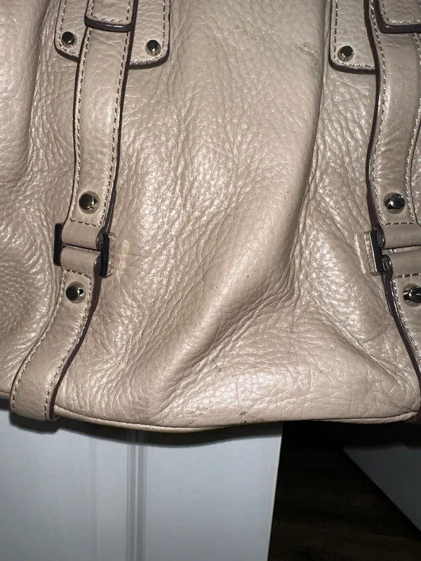 Michael Kors Bedford Medium Belted Leather Satchel – Taupe / Dark Khaki - Image 4