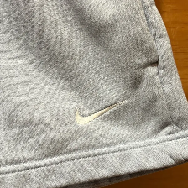 Nike Women's Athletic Shorts in Light Blue. Front pockets with white check Sz L - Image 2