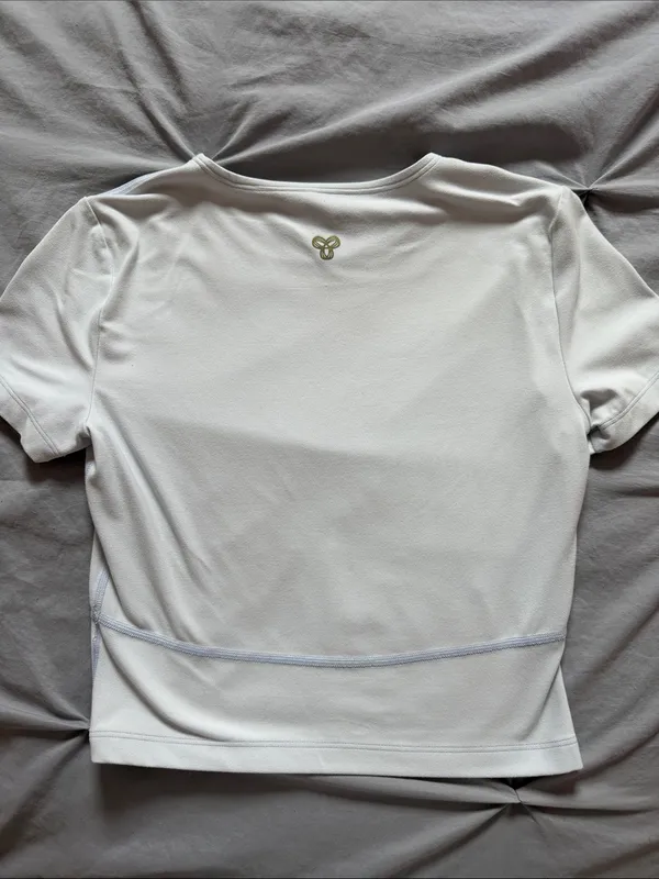 Aritzia Light Blue Short-Sleeve Cropped TNA golden Top - Image 2