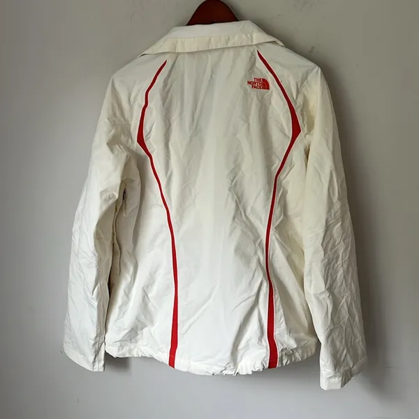 North Face Women’s Triclimate Kodiak White Jacket size medium 🕶️ - Image 6