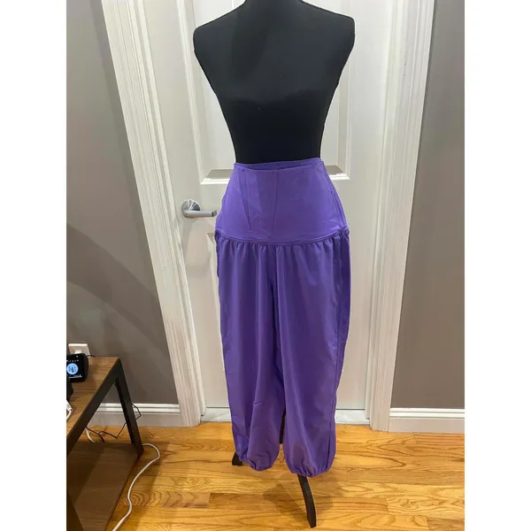 Lululemon Purple High-Waisted Balloon Pants Size 10 - Image 2