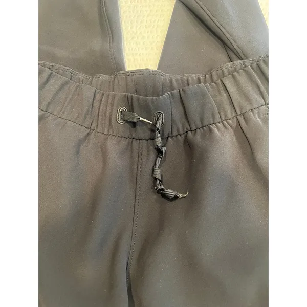 Lululemon On The Fly Jogger in Black size 4 women - Image 8