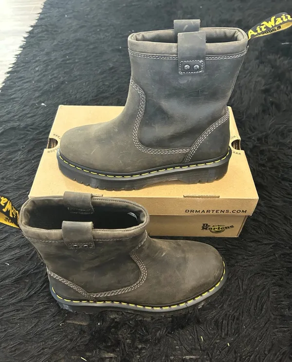DR MARTENS Anistone LO charcoal leather boots booties shoes women’s 9 new - Image 7