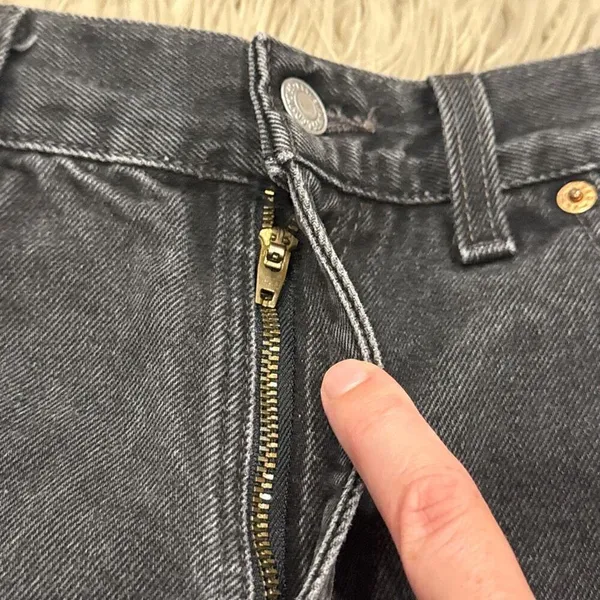 Levis vintage cutoff 560 shorts size 12 - Image 2