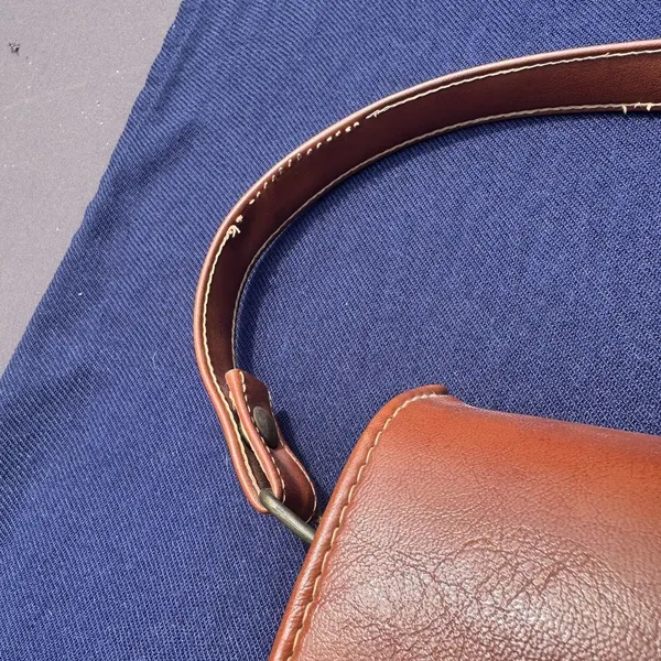 Vintage 70s Cognac Brown Leather Shoulder Bag with Gold Turn Lock - Image 10