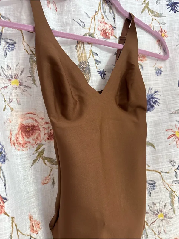 SKIMS Unlined Plunge Thong Bodysuit | Jasper | Small | NWT - Image 3