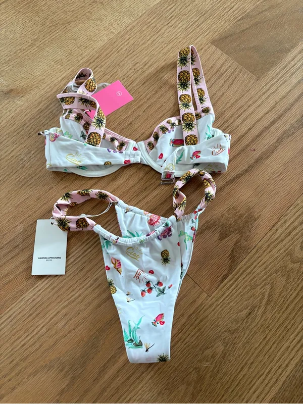 Amanda uprichard bikini - Image 2